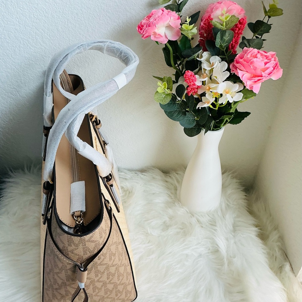 Michael kors voyager colorblock logo tote - Picture 3 of 6